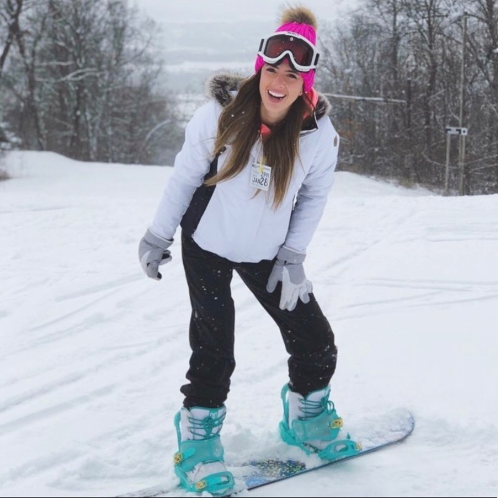 Women’s white obermeyer ski/snowboard jacket